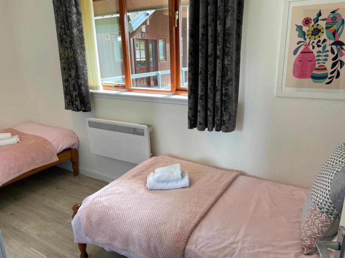 Wellsfield Farm Holiday Lodges Stirling Eksteriør billede