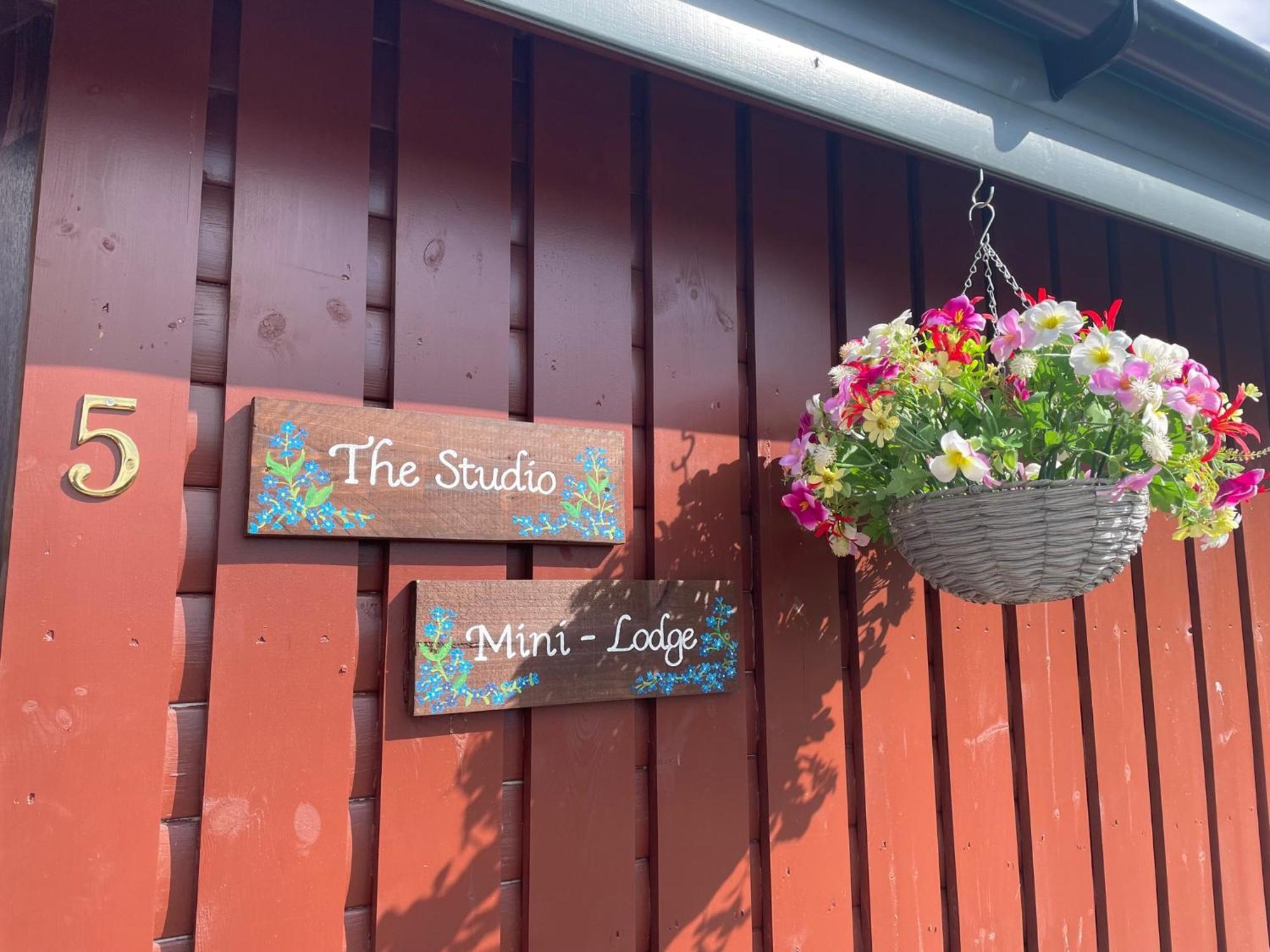 Wellsfield Farm Holiday Lodges Stirling Eksteriør billede